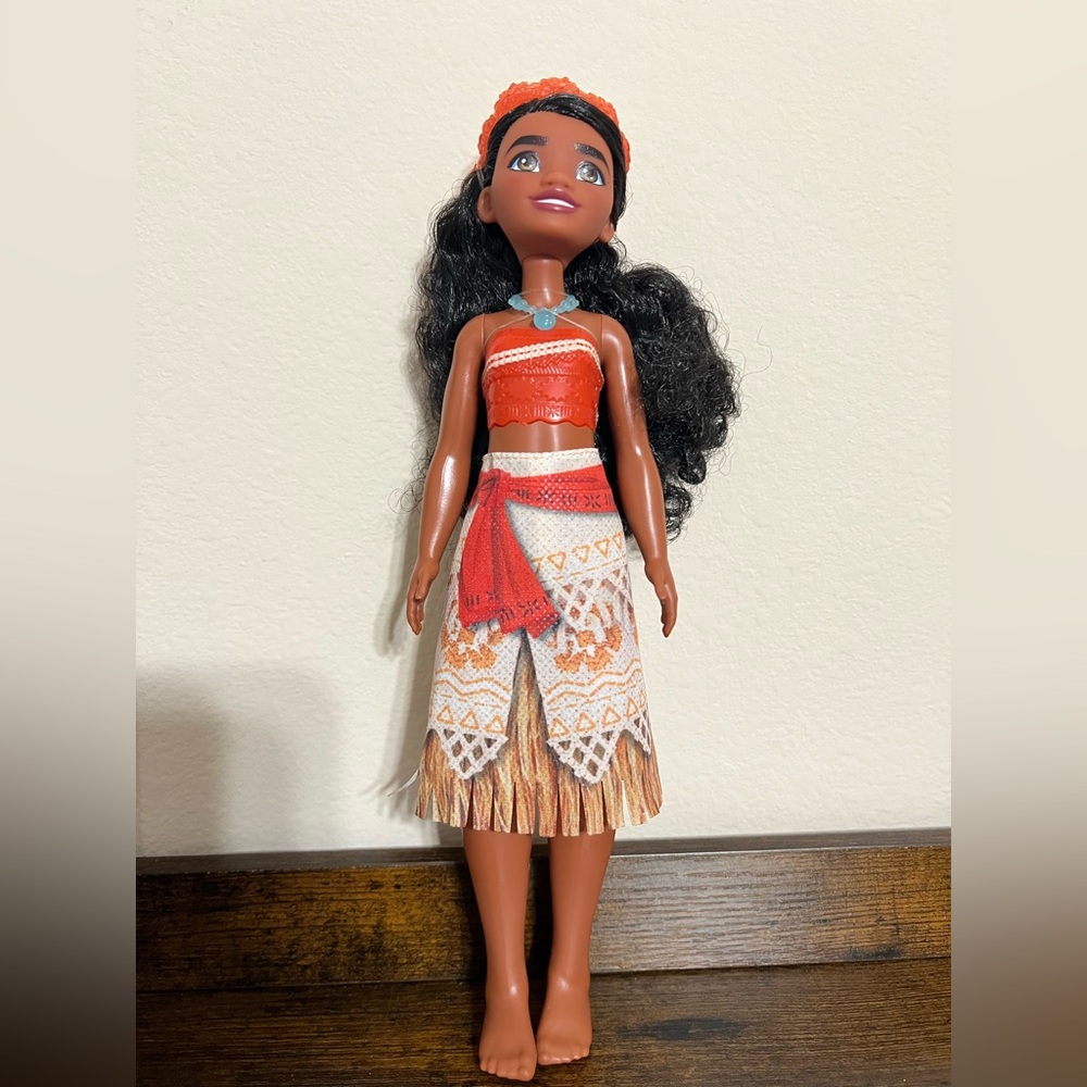 Hasbro Disney Moana of Oceania Adventure Doll 10"